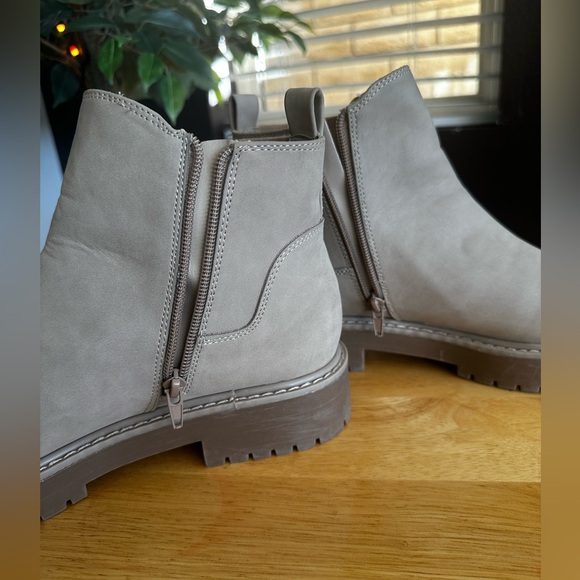 Time and Tru Women’s Faux Suede Chelsea Boots with Lug Sole - Picture 10 of 12